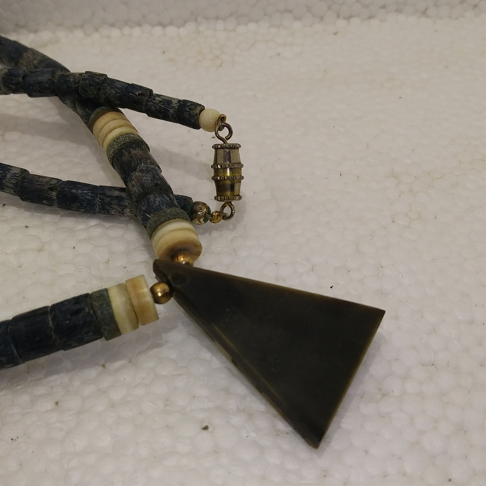 Shell necklace - Picture 3 of 3